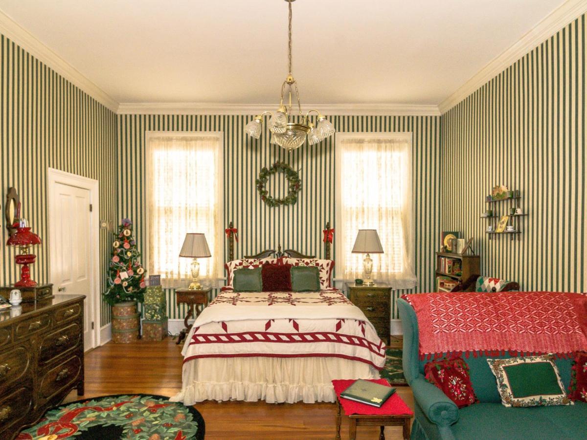 Bed and Breakfast Holly House Of Hamilton Экстерьер фото