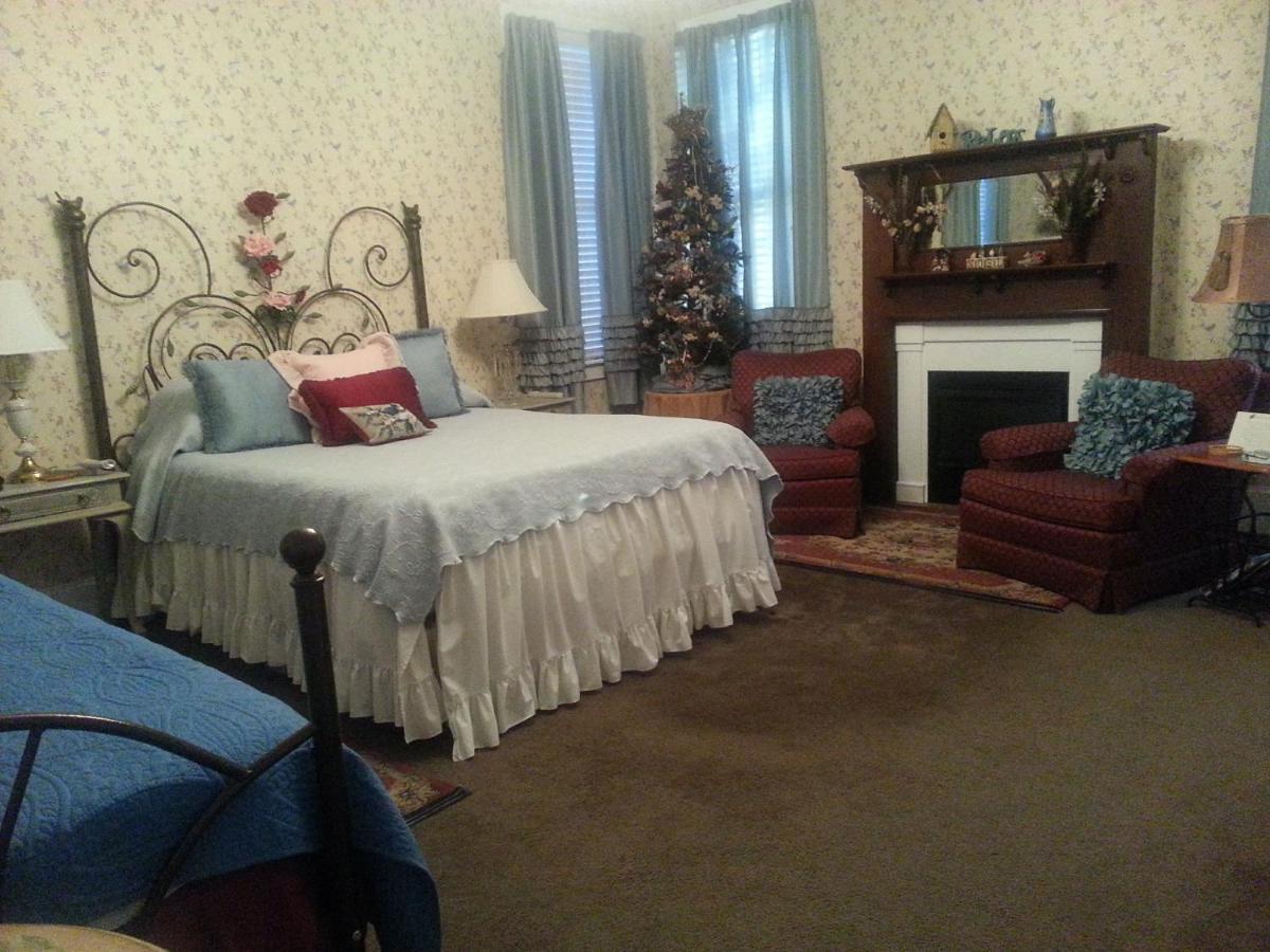 Bed and Breakfast Holly House Of Hamilton Экстерьер фото