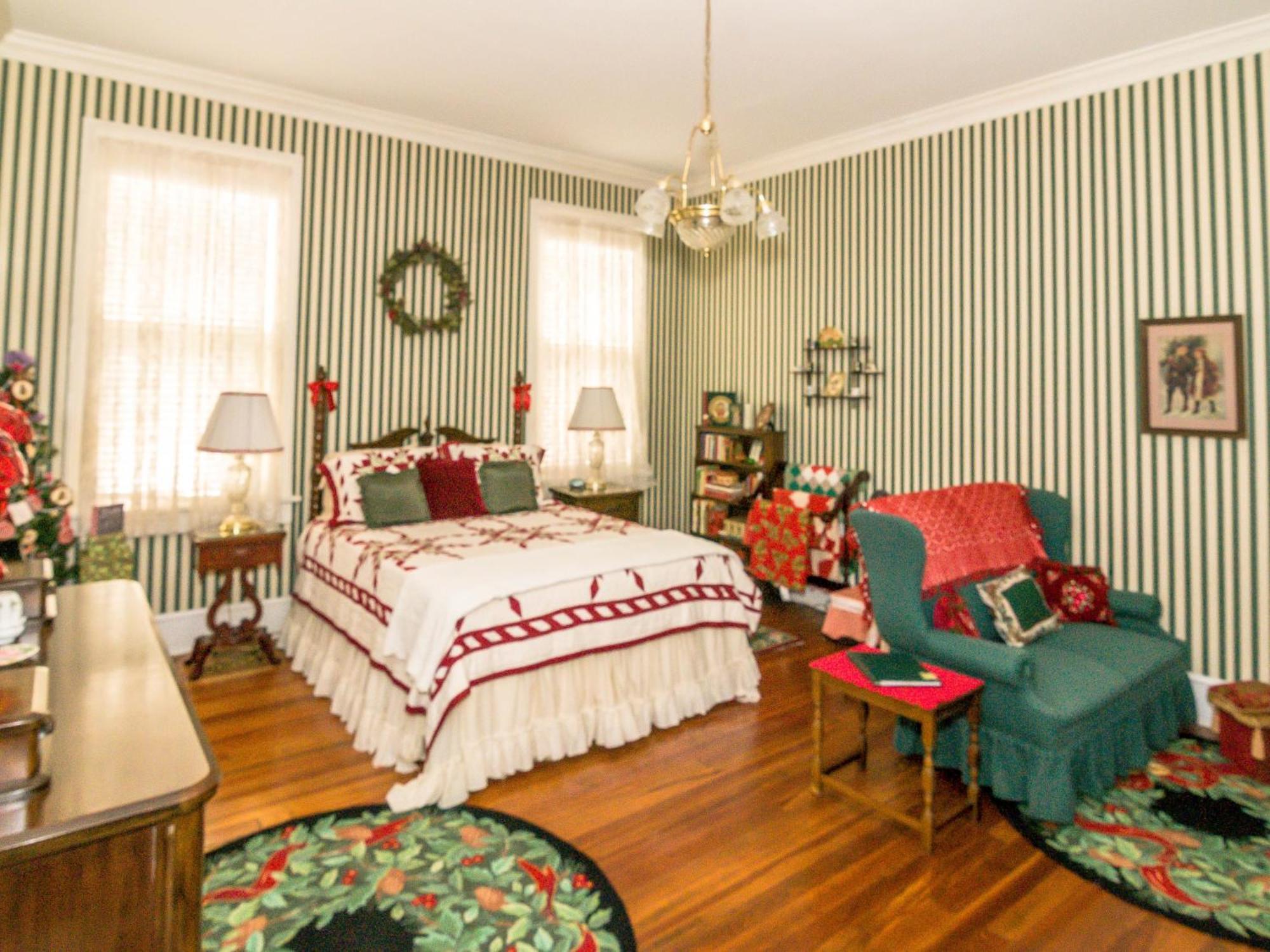 Bed and Breakfast Holly House Of Hamilton Номер фото