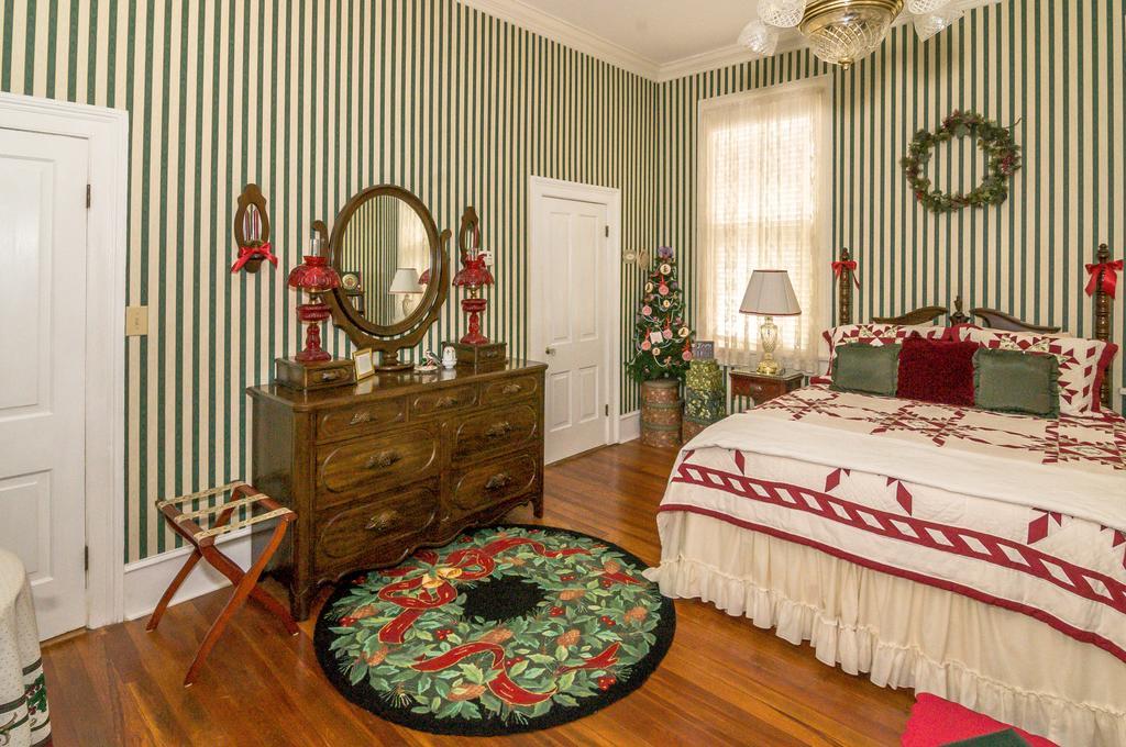 Bed and Breakfast Holly House Of Hamilton Экстерьер фото