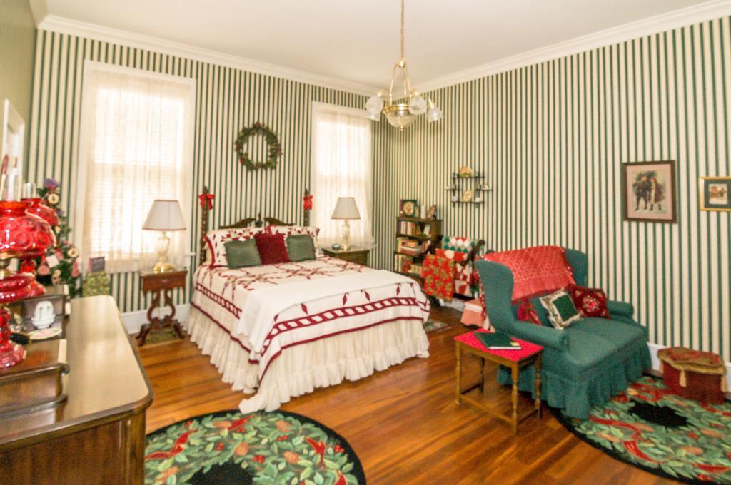 Bed and Breakfast Holly House Of Hamilton Экстерьер фото