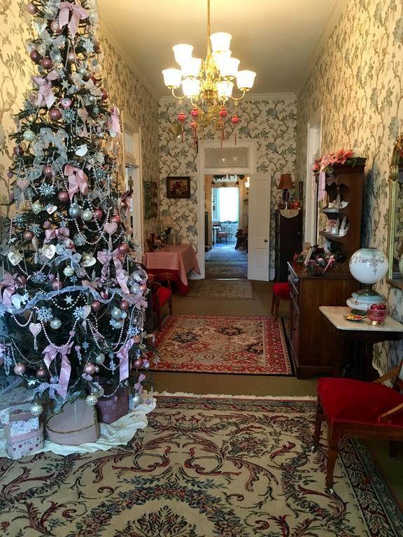 Bed and Breakfast Holly House Of Hamilton Экстерьер фото