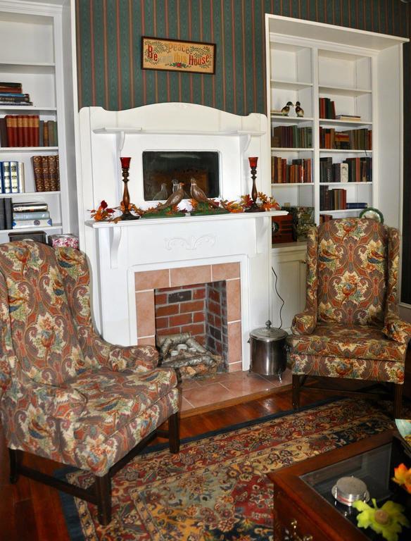 Bed and Breakfast Holly House Of Hamilton Экстерьер фото