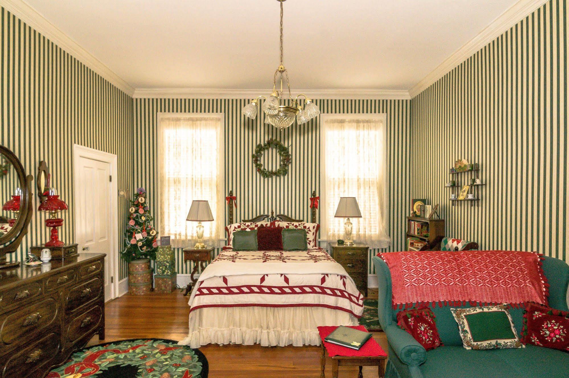 Bed and Breakfast Holly House Of Hamilton Экстерьер фото